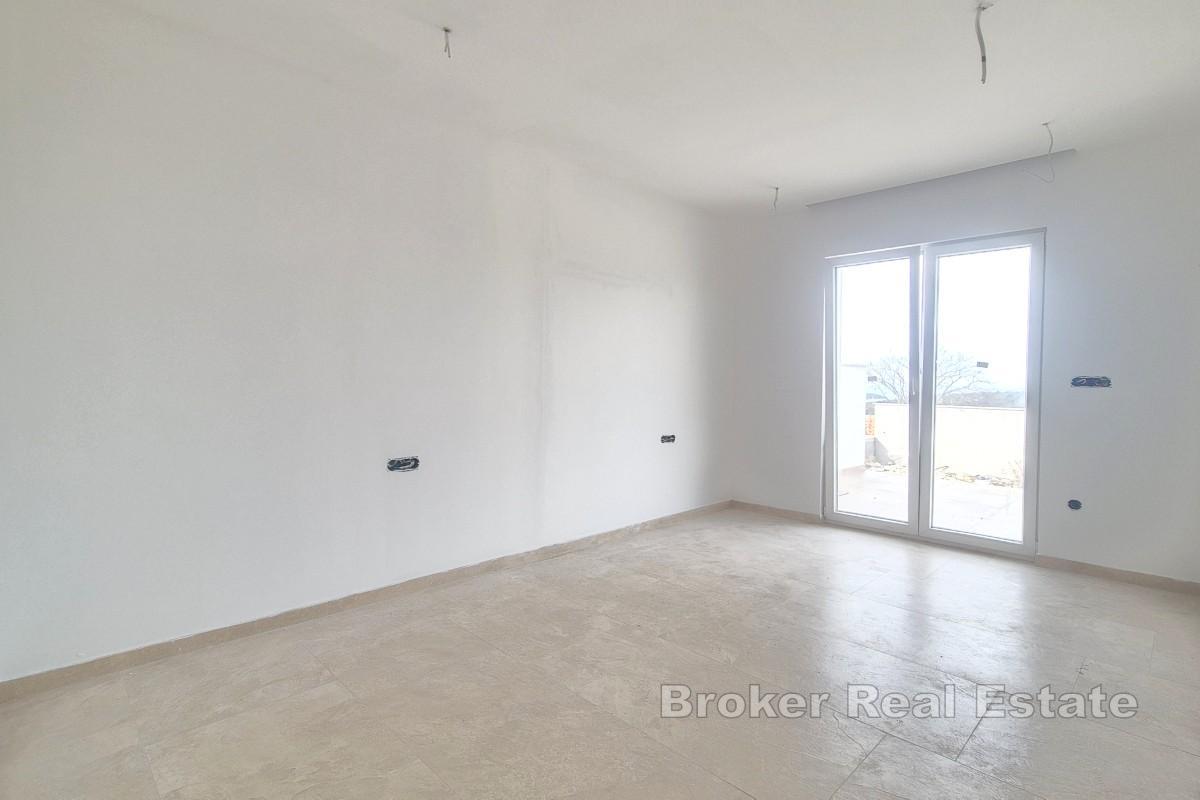 Freistehendes Haus mit Pool und Meerblick