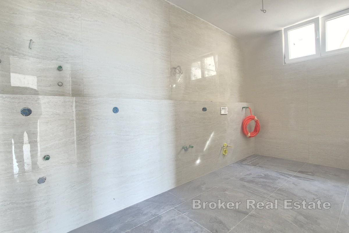 Freistehendes Haus mit Pool und Meerblick