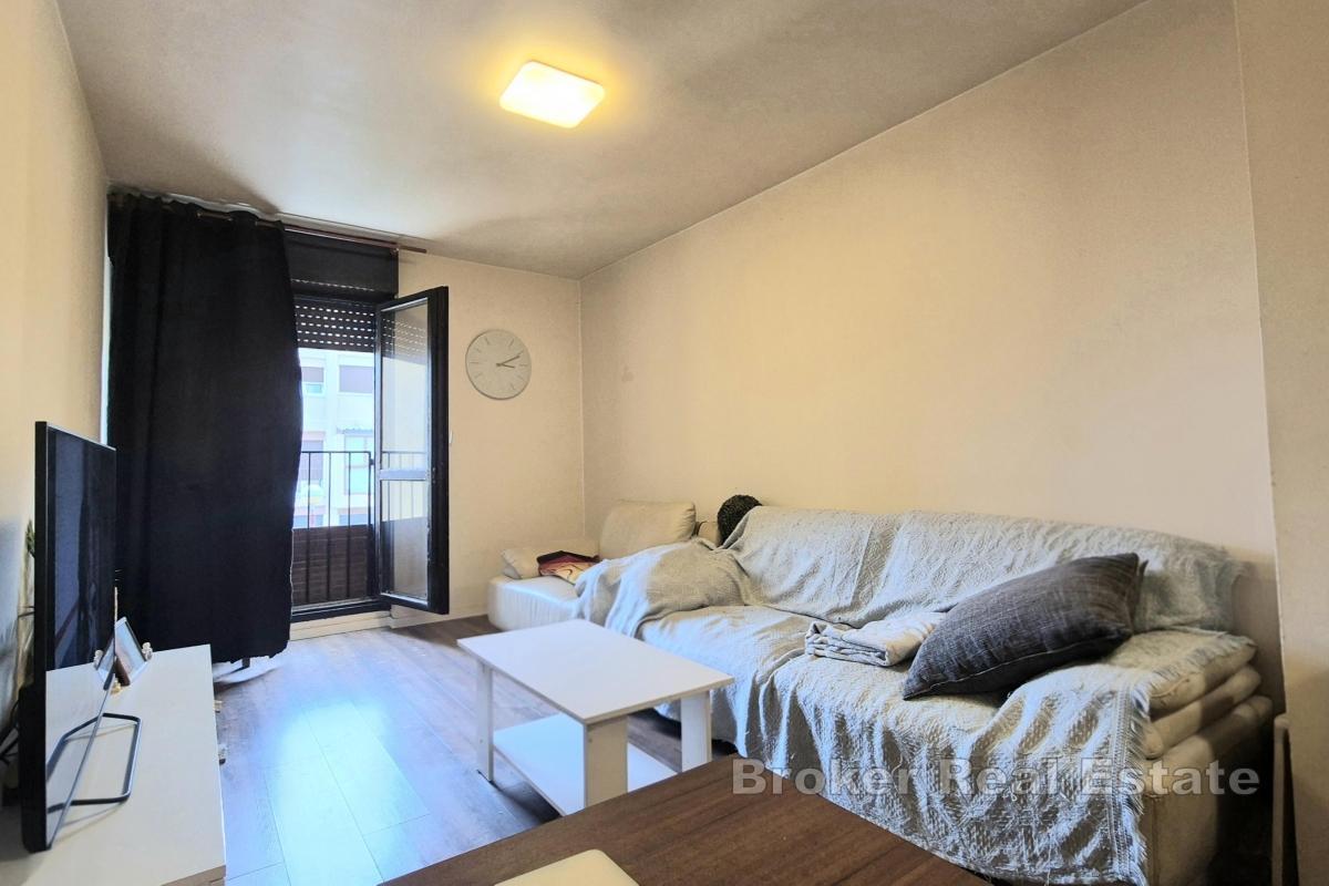 Appartamento con tre camere da letto in posizione privilegiata