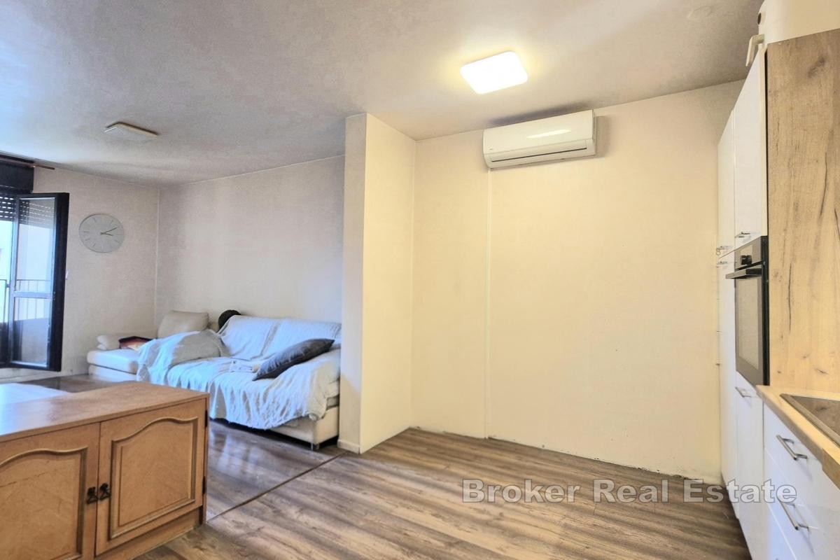 Appartamento con tre camere da letto in posizione privilegiata