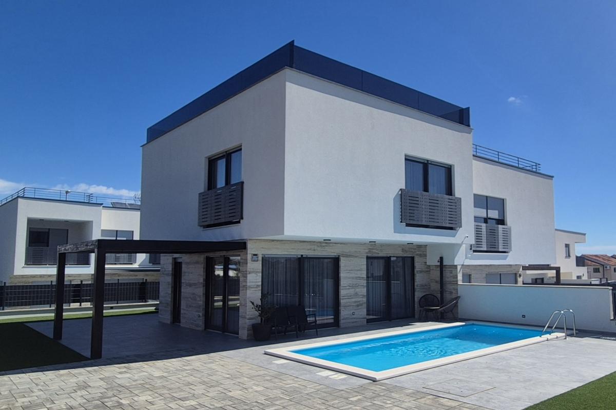001-2047-125-Vodice-Modern-villa-with-pool-for-sale