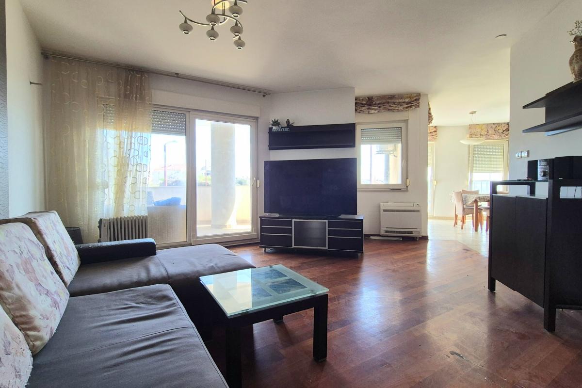 001-2047-126-Split-Trstenik-Three-bedroom-apartment-for-sale