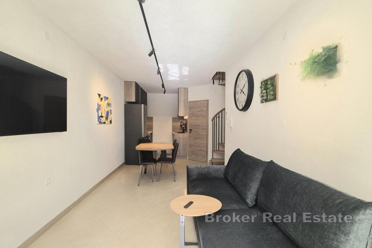 Appartamento con parcheggio e cortile vicino al mare