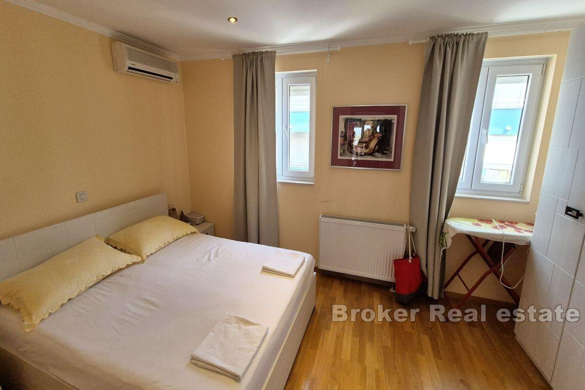 Двухэтажная квартира с видом на море