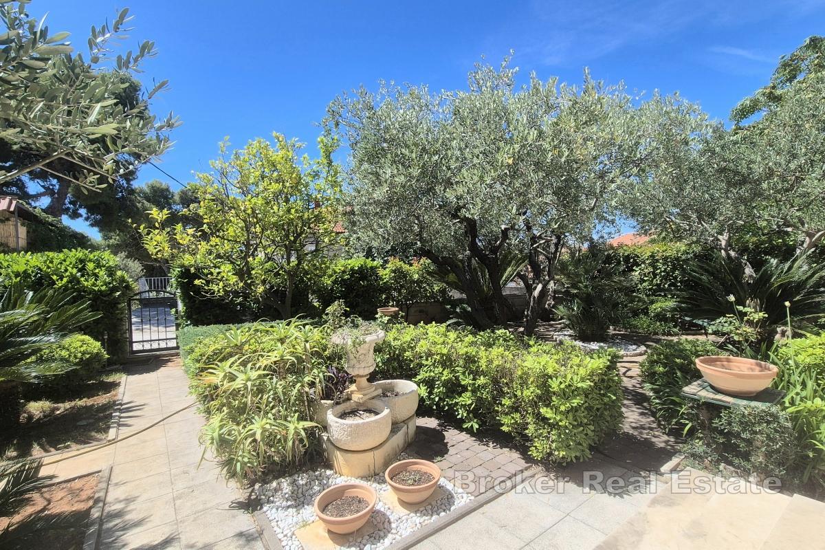 Casa indipendente con giardino e vista mare
