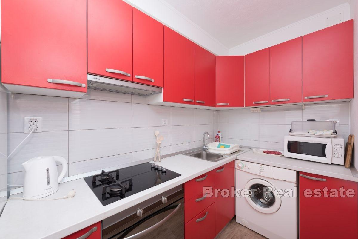 Haus mit sechs Wohnungen in Meeresnähe