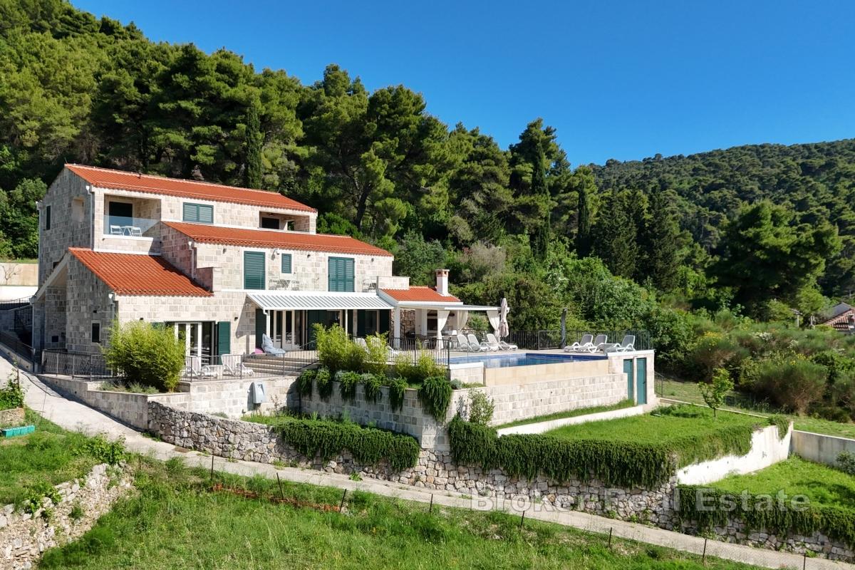 Villa mit sechs Schlafzimmern und Panoramablick aufs Meer