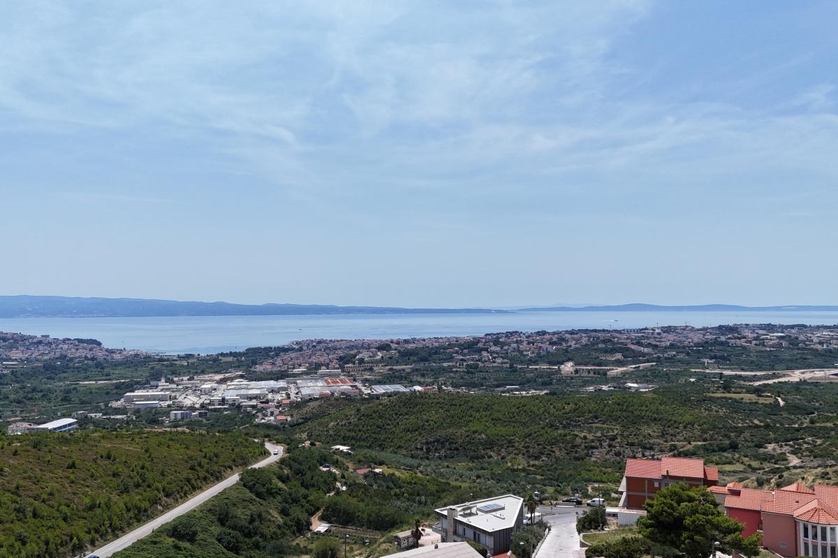 001-2047-142-Split-area-Building-land-with-a-sea-view-for-sale