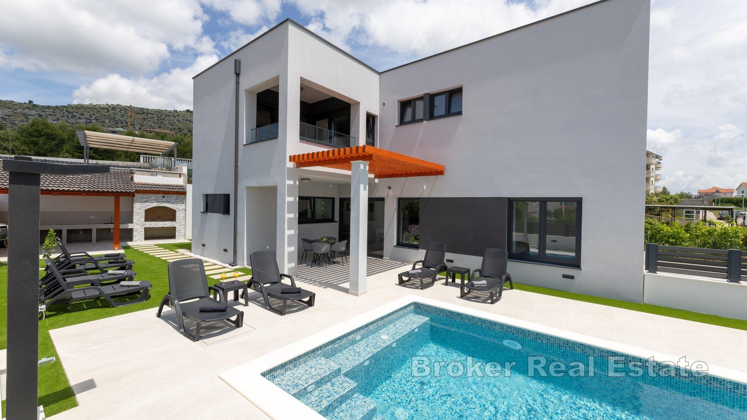 Lussuosa villa con vista mare