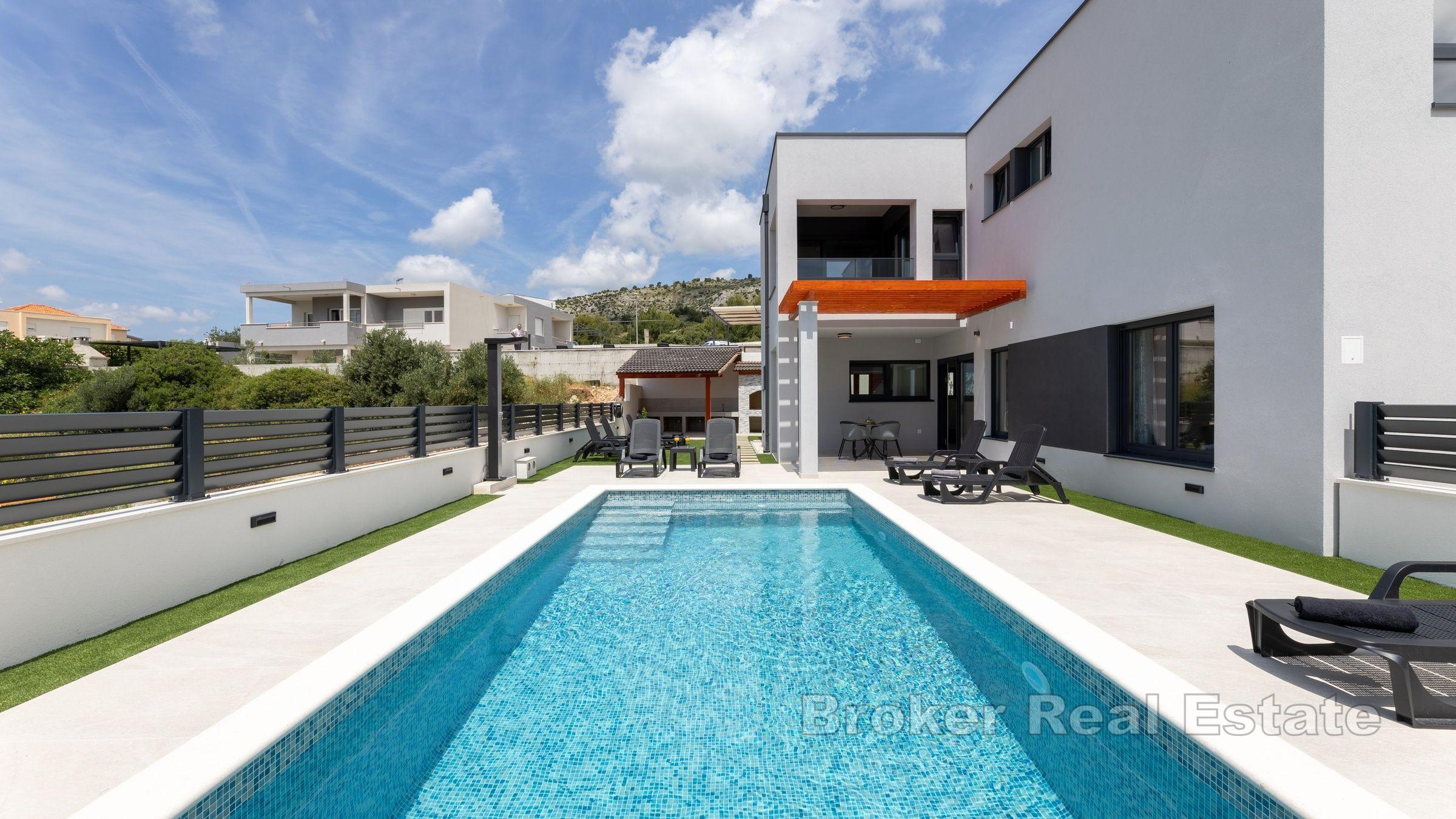 Lussuosa villa con vista mare