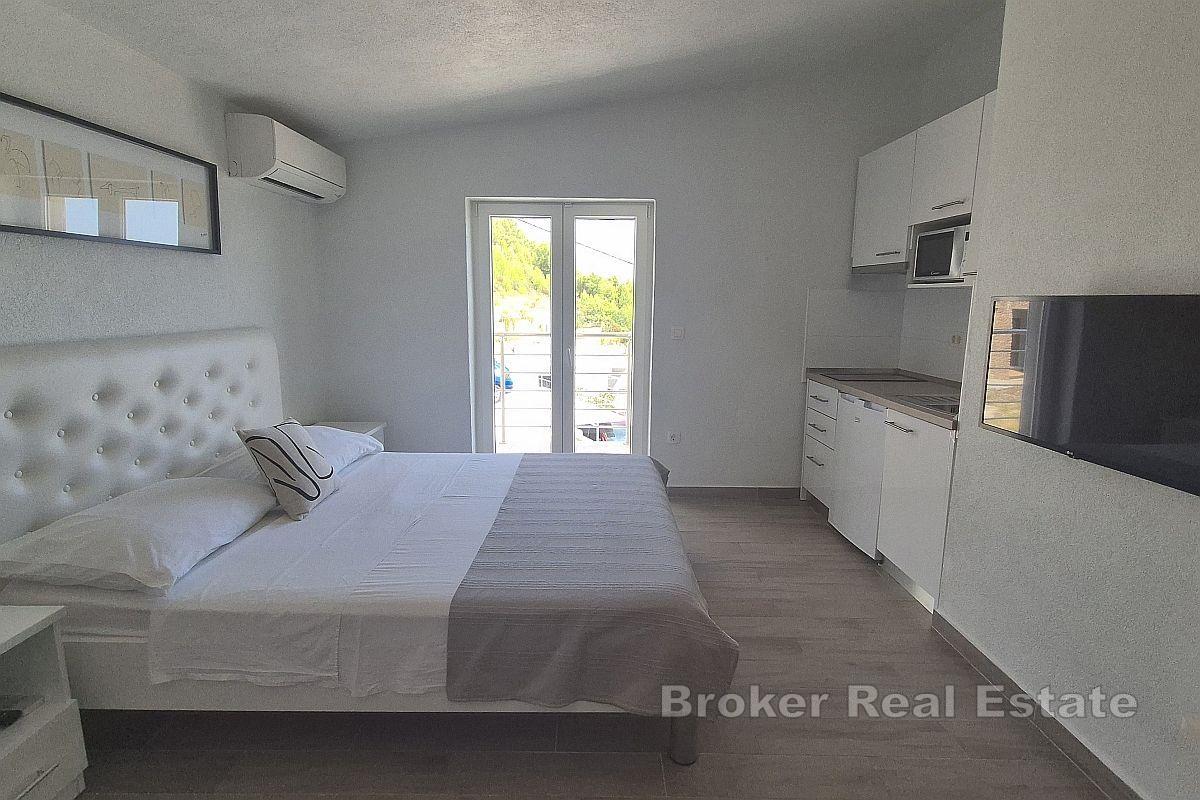 Kuća sa sedam apartmana i pogledom na more