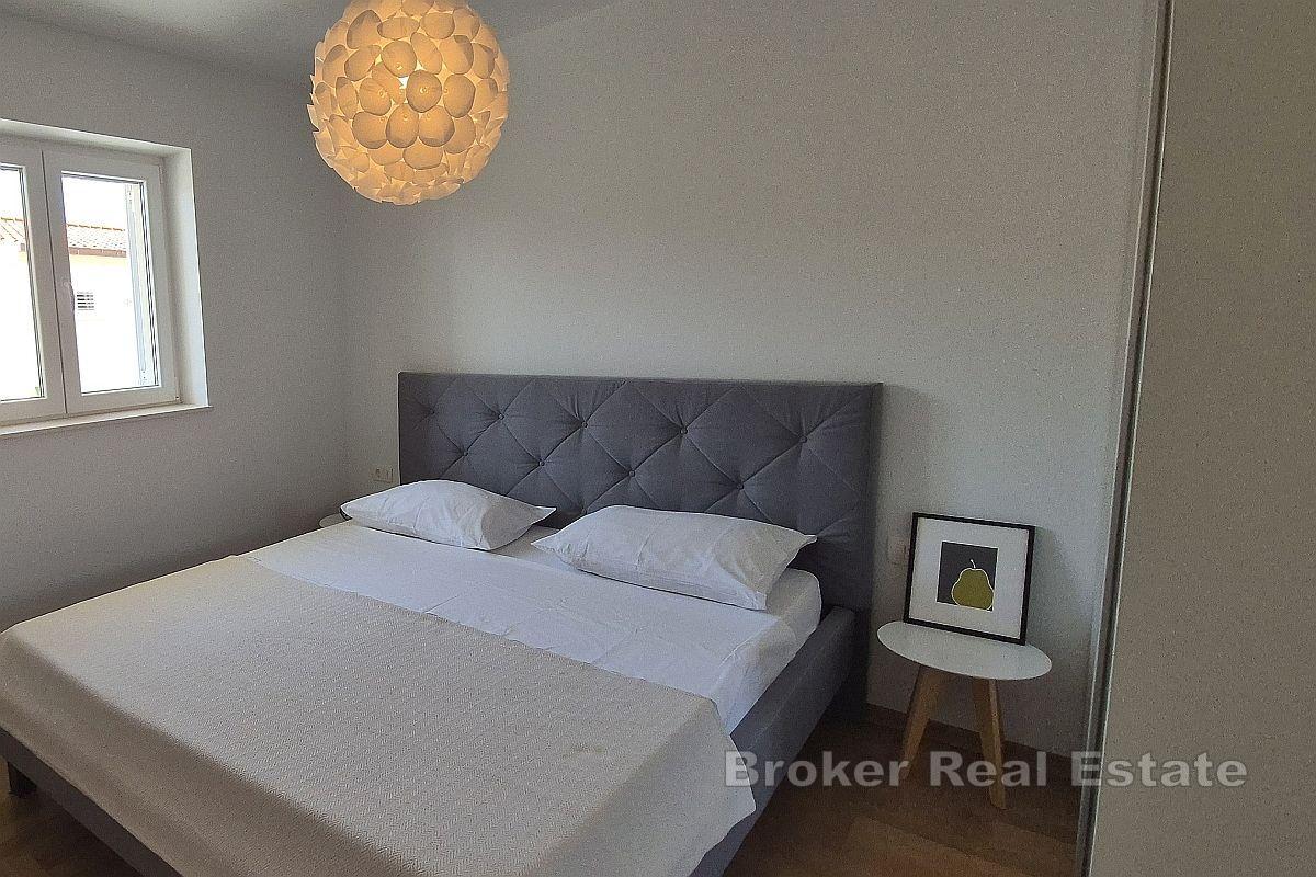 Dom z siedmioma apartamentami i widokiem na morze