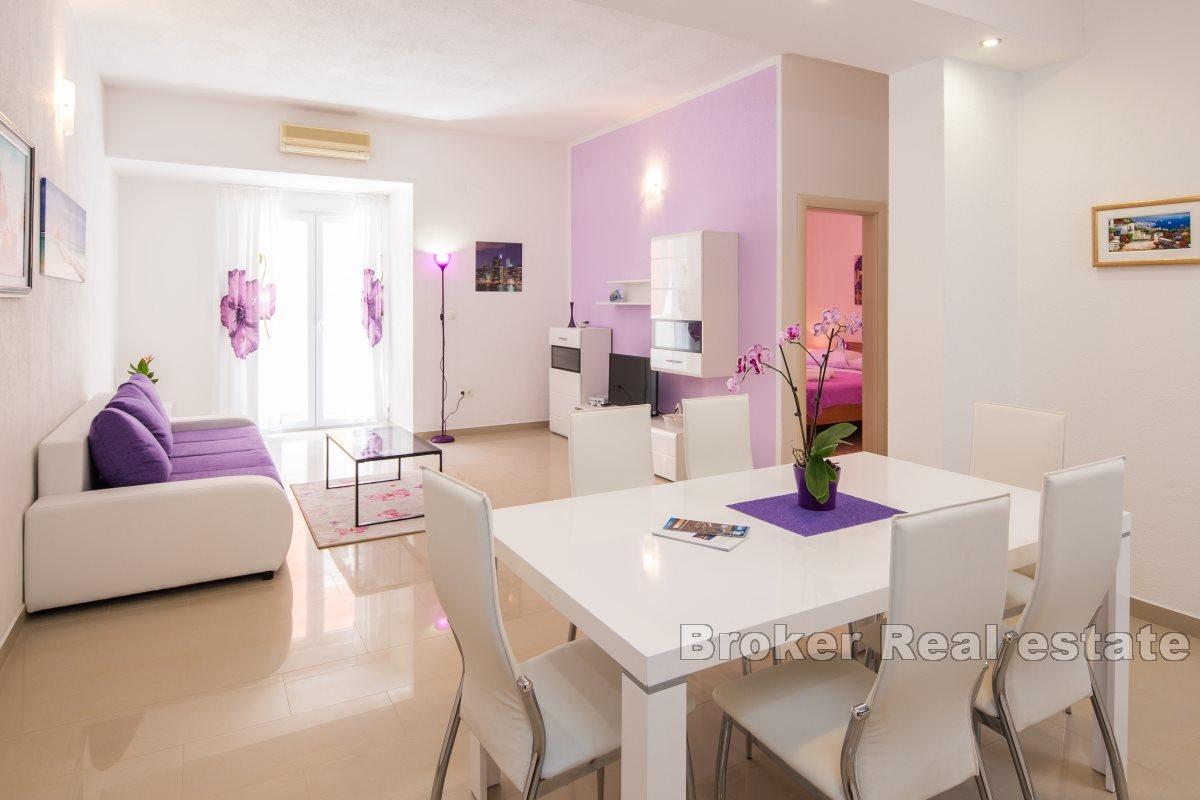 Atrakcyjny apartament z basenem