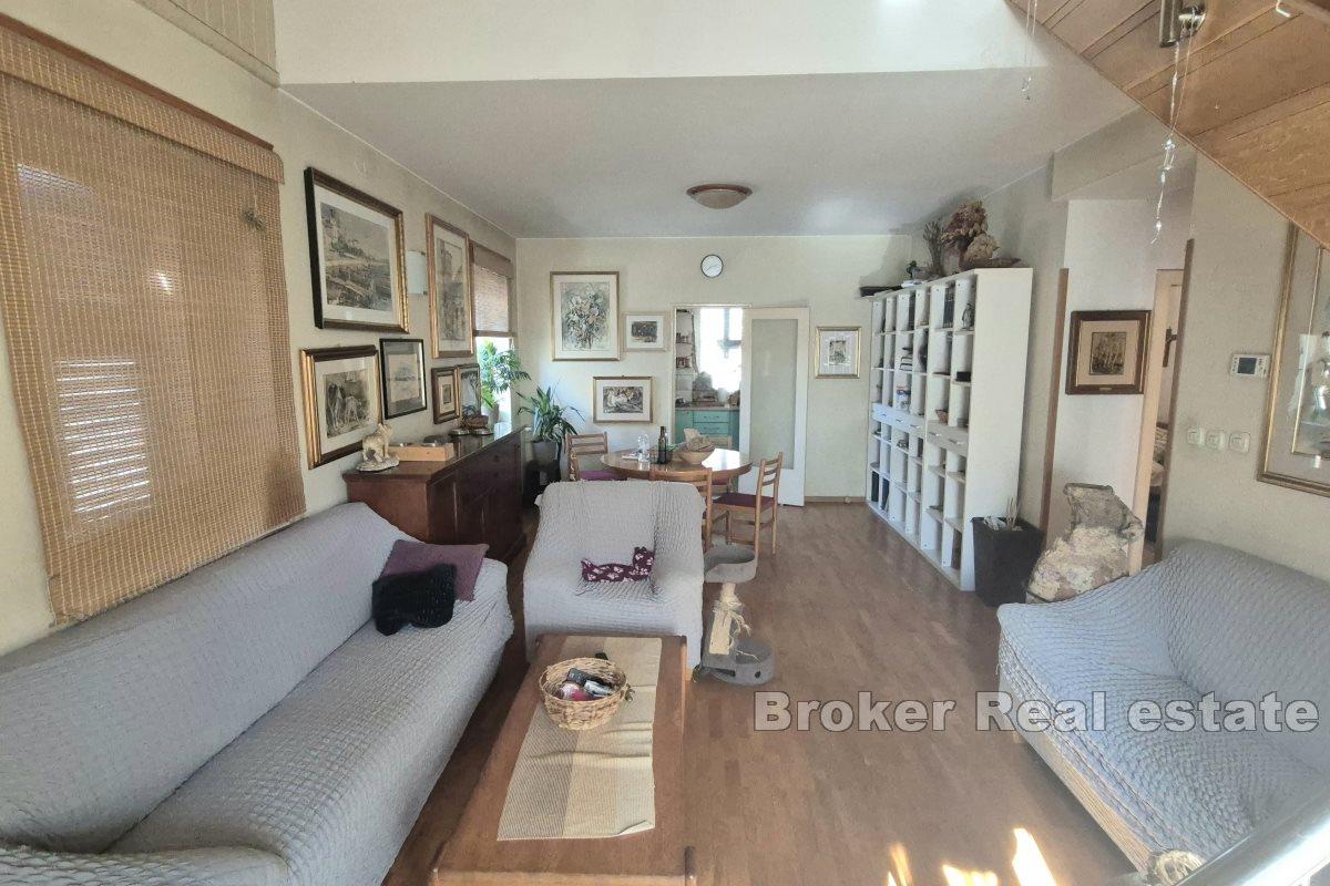 001-2047-29-Sibenik-Two-story-apartment-in-the-city-center-for-sale