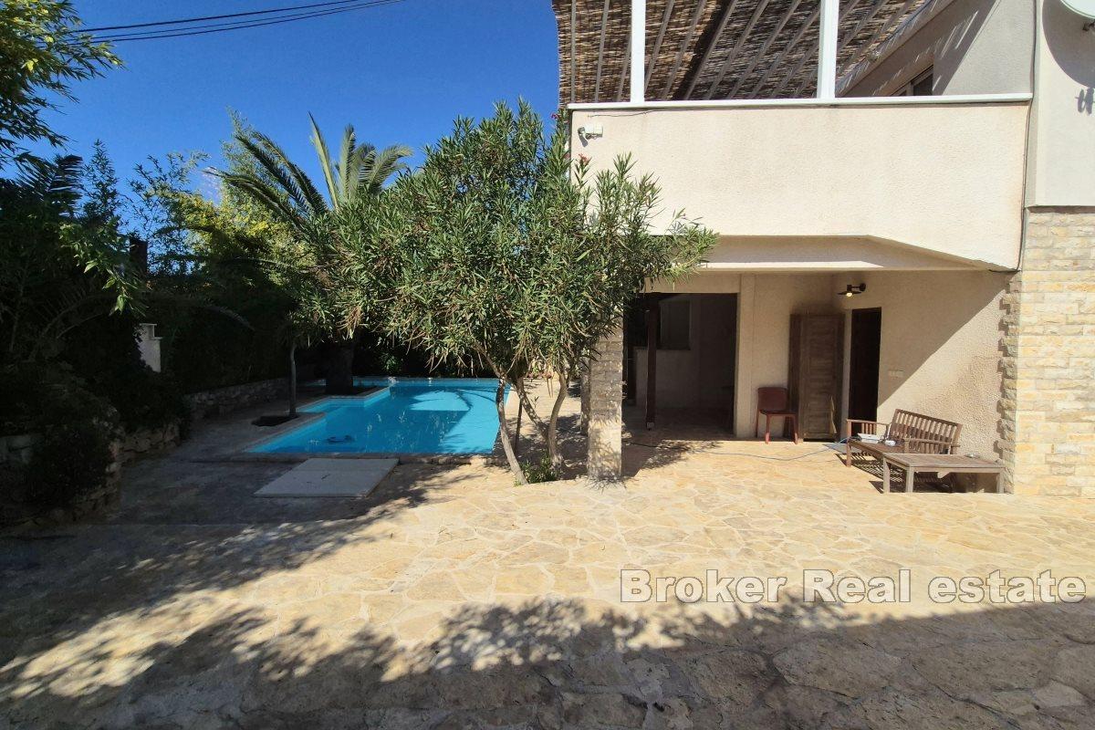 Apartmánový dům s bazénem a saunou