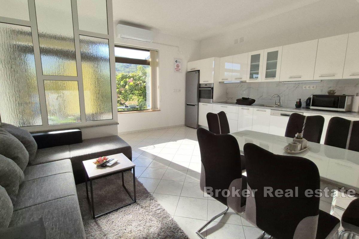 Rezidenční a komerční nemovitosti nedaleko Splitu