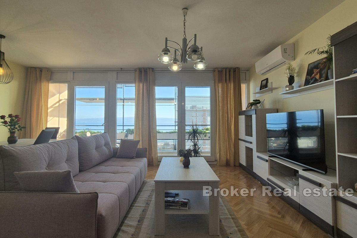 Appartamento con vista mare