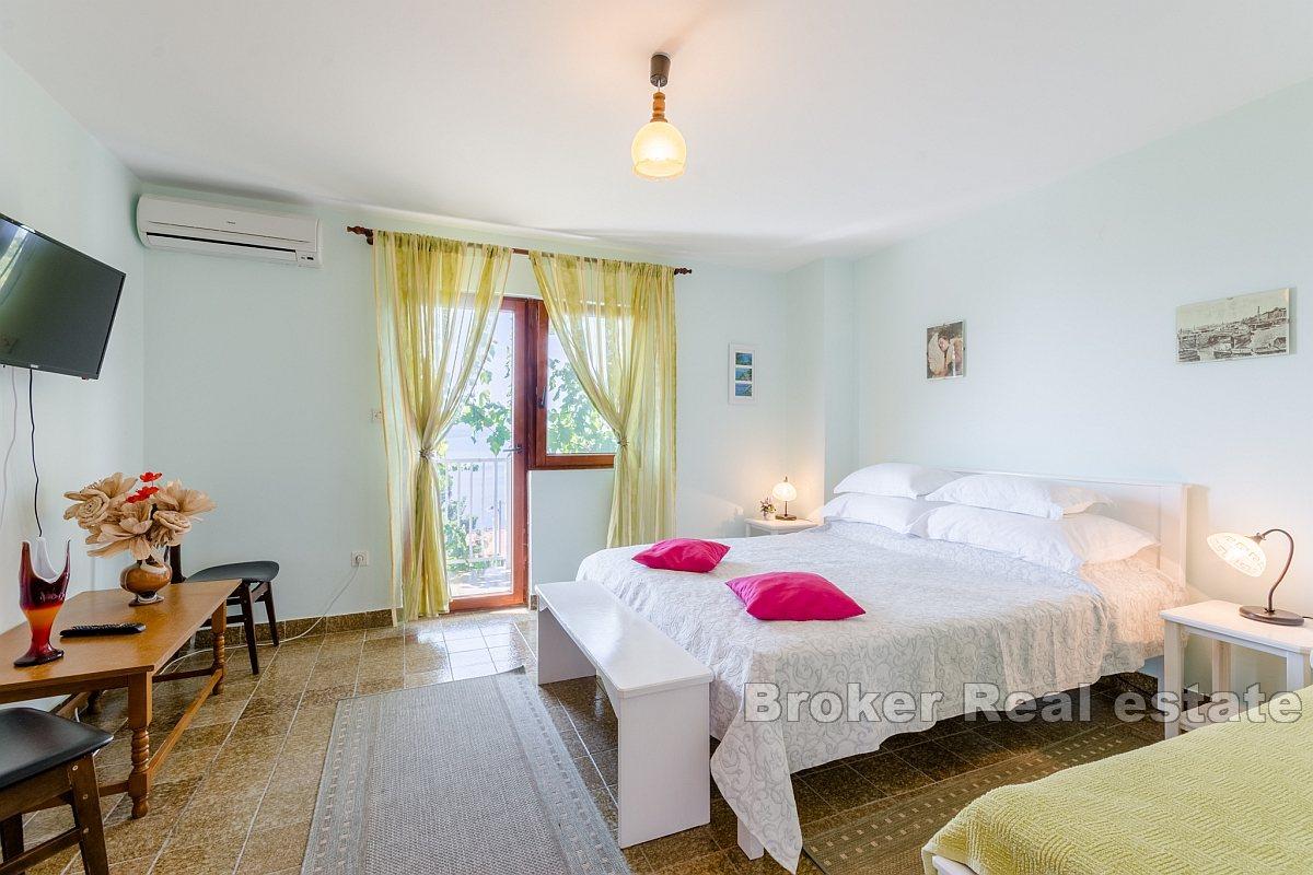 Immeuble avec vue sur la mer