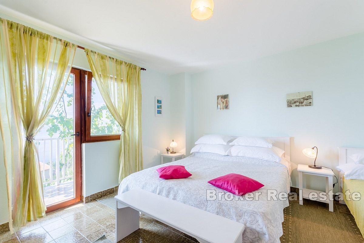 Immeuble avec vue sur la mer