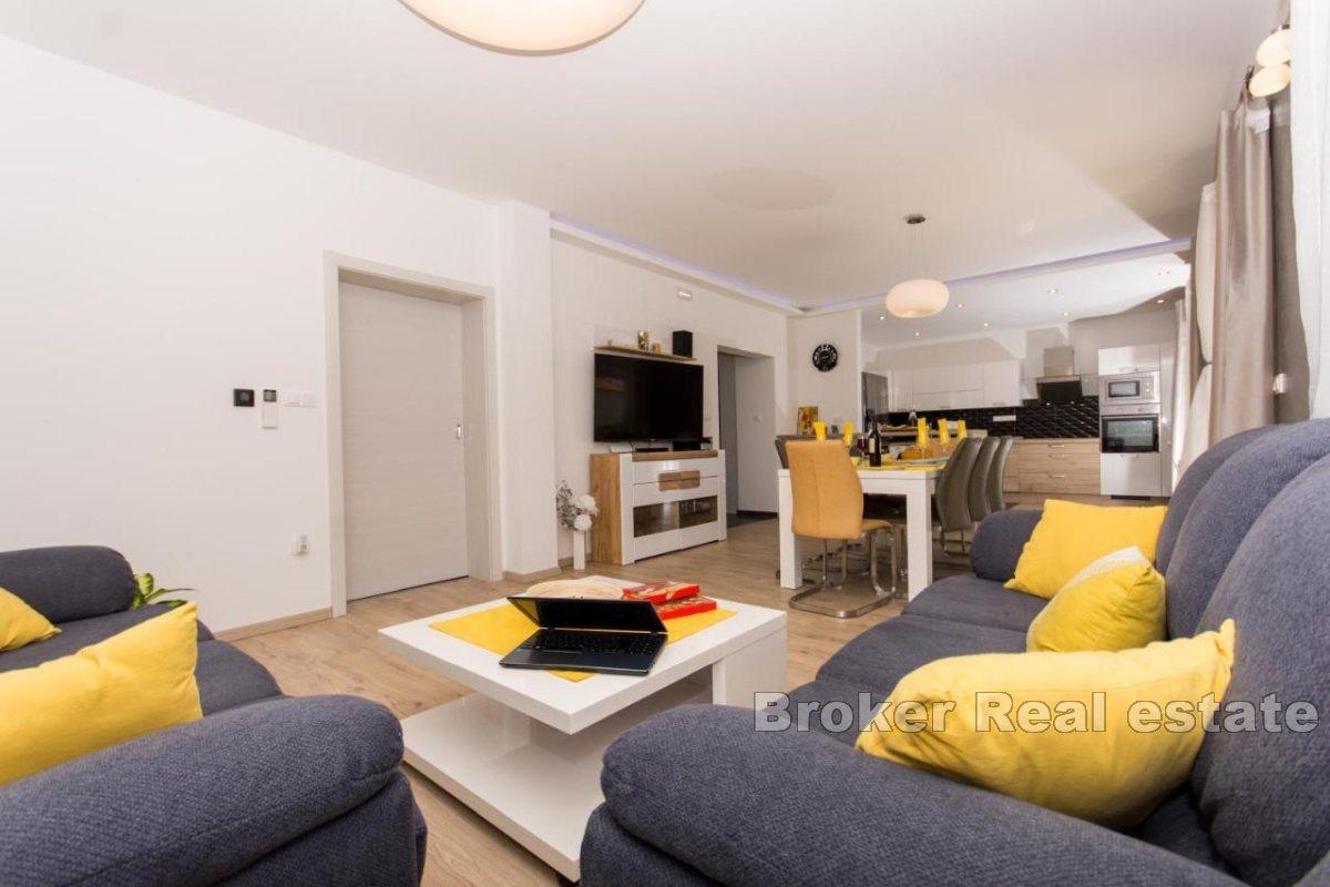 Apartmánový dům s bazénem