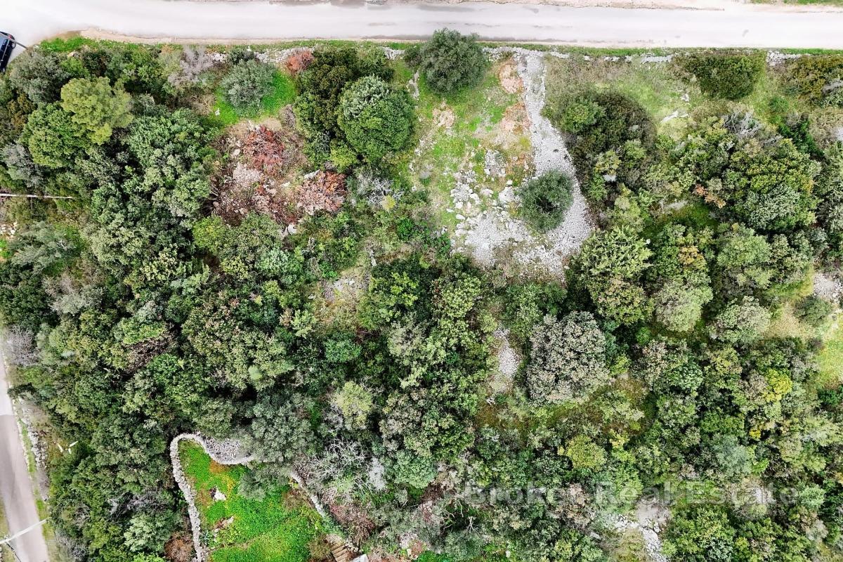 Građevinsko zemljište u mirnom mediteranskom okruženju