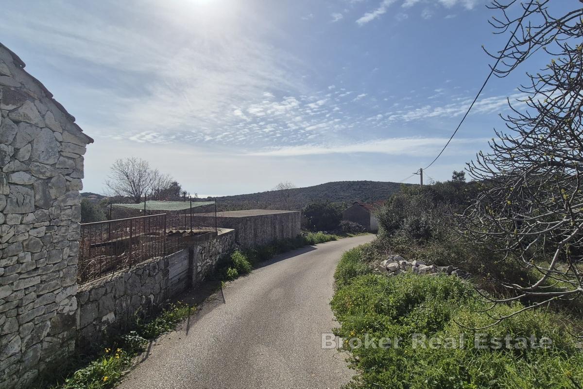 Građevinsko zemljište u mirnom mediteranskom okruženju