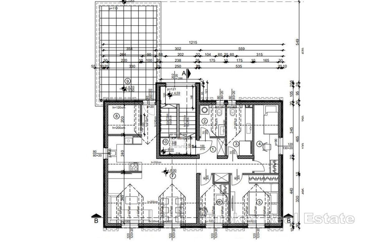 Penthouse de trois chambres dans un immeuble neuf