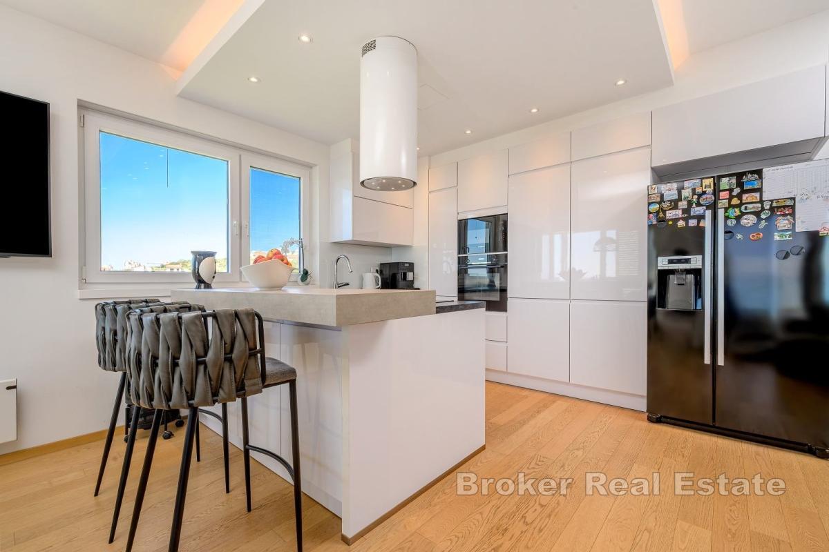 Moderní třípokojový byt s garáží a parkováním