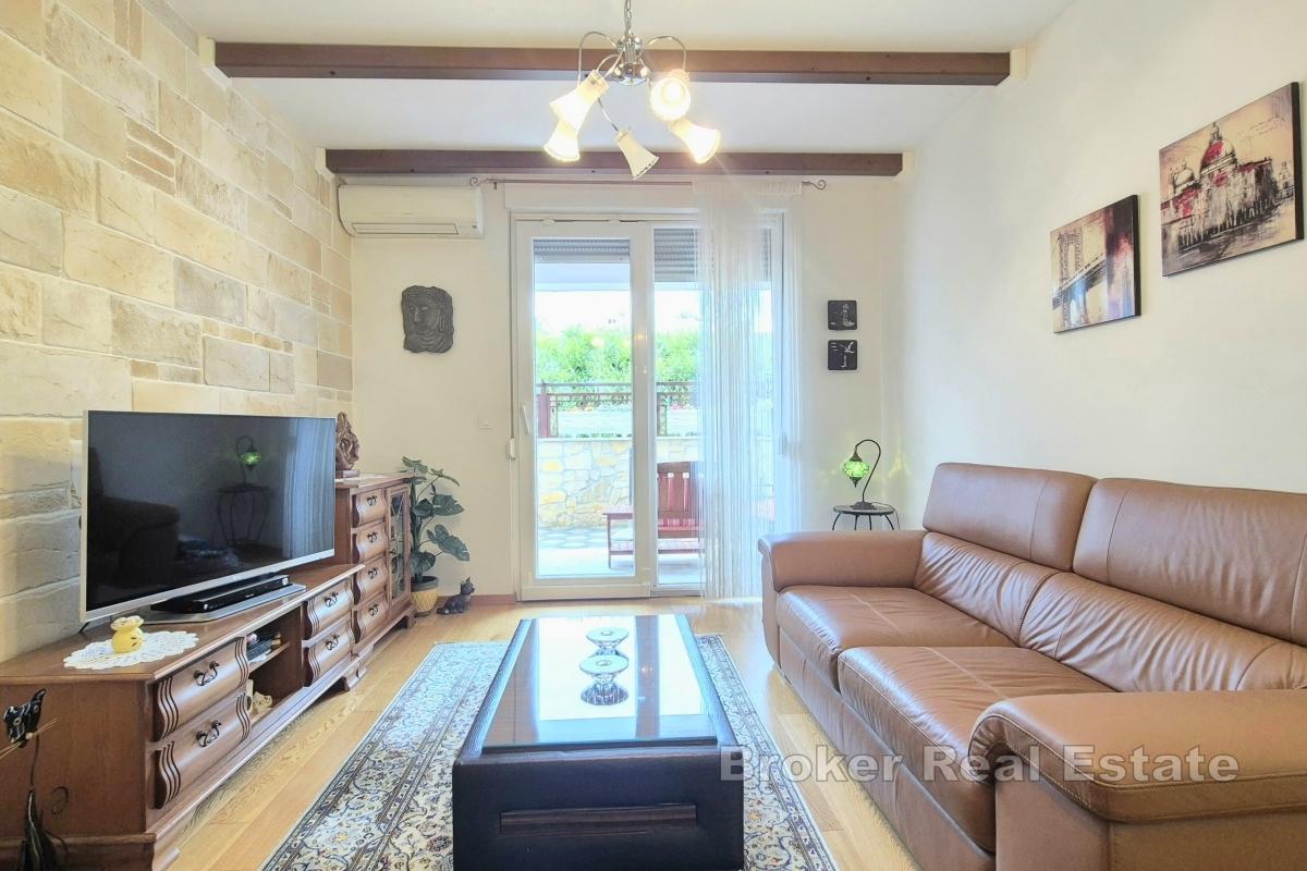 Leilighet med to soverom, hage og parkeringsplass