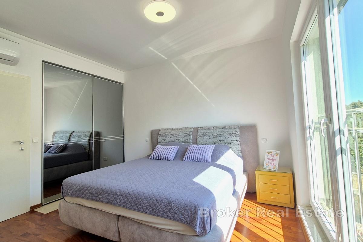 Appartamento con tre camere da letto e garage