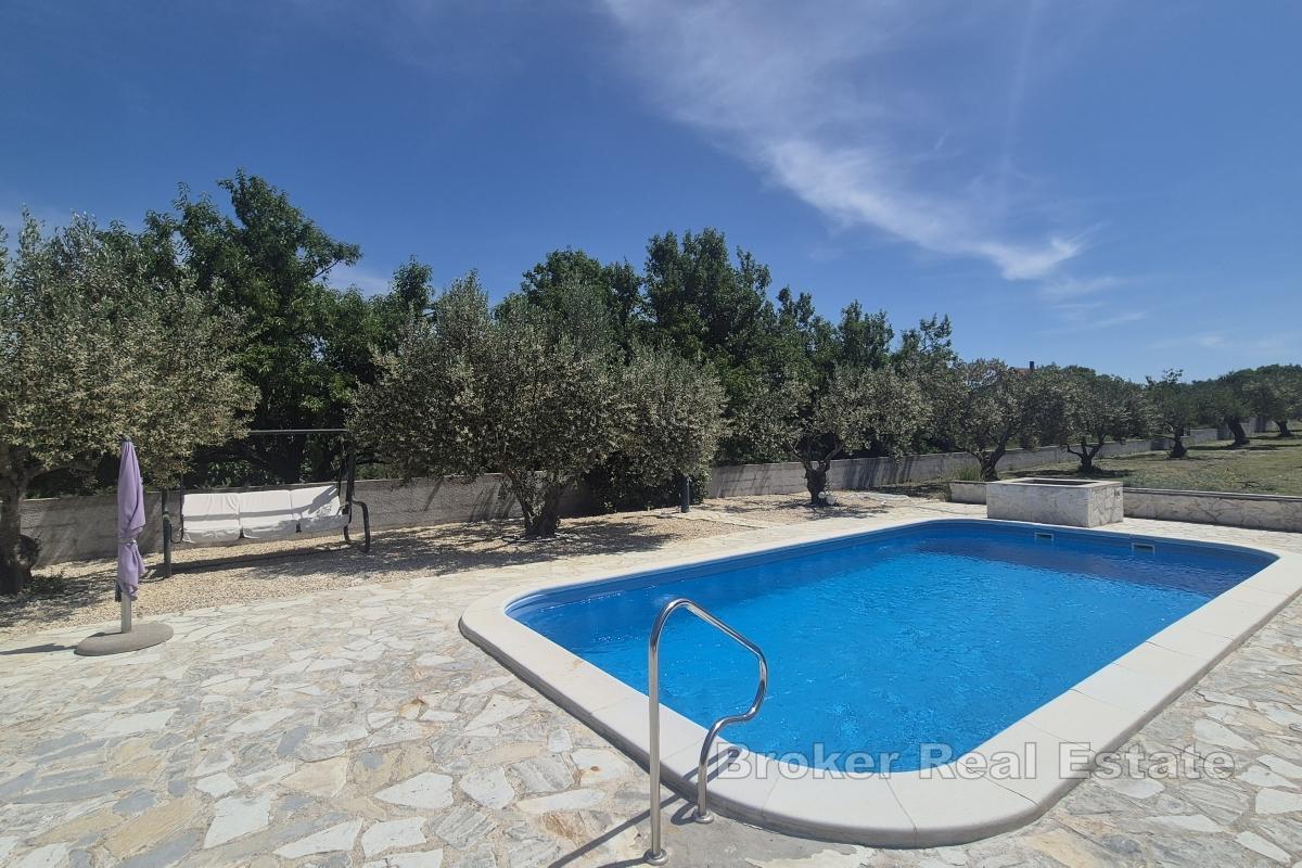 Haus mit vier Schlafzimmern und Pool