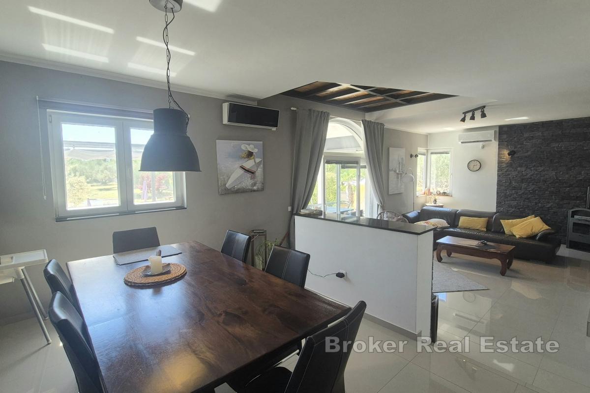 Haus mit vier Schlafzimmern und Pool