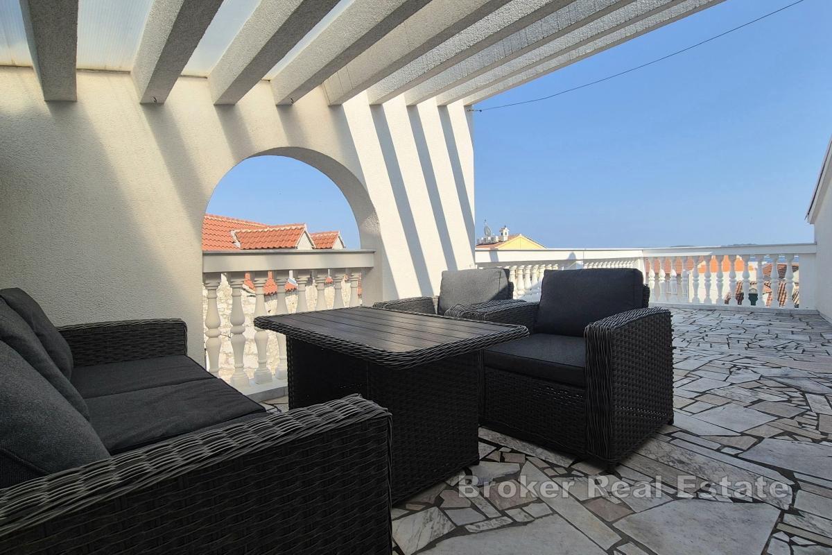 Casa centrale con vista mare