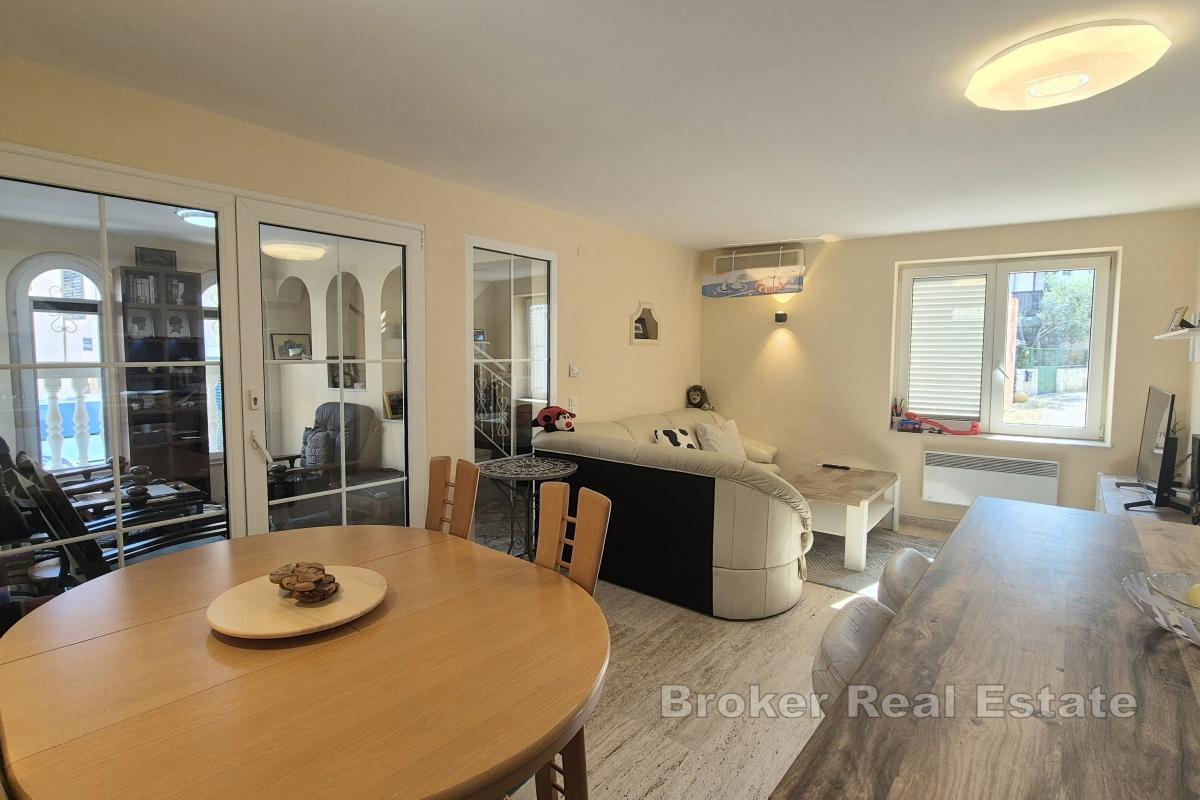 Центральный дом с видом на море