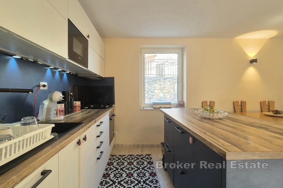 Центральный дом с видом на море