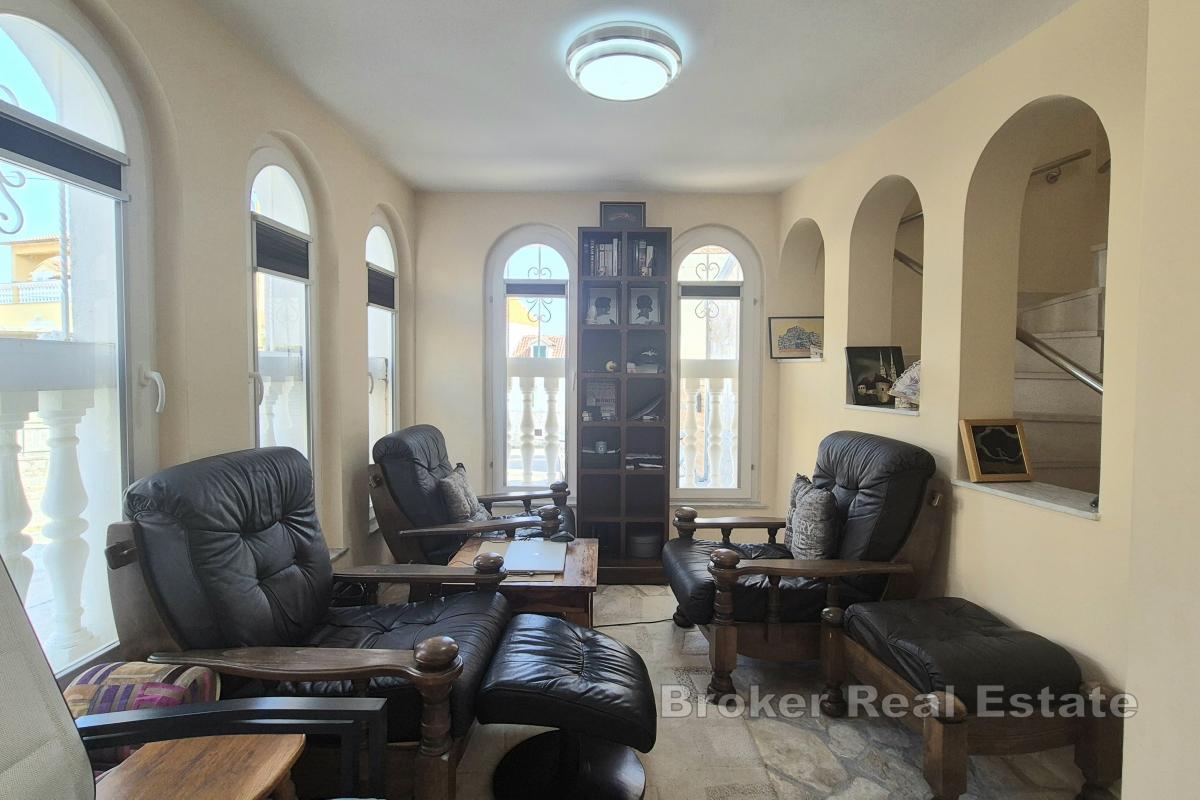 Casa centrale con vista mare