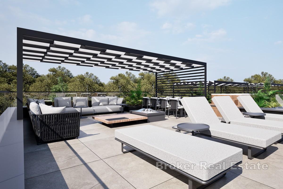 Triplex avec cour et option piscine