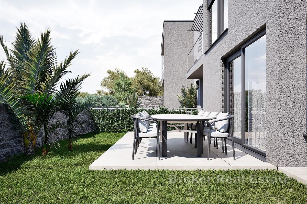 Apartament typu triplex z trzema sypialniami i możliwością korzystania z basenu