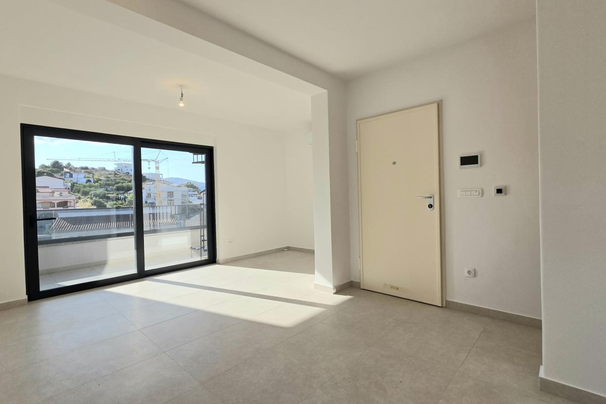 001-2047-89-Ciovo-Penthouse-with-rooftop-terrace-sale