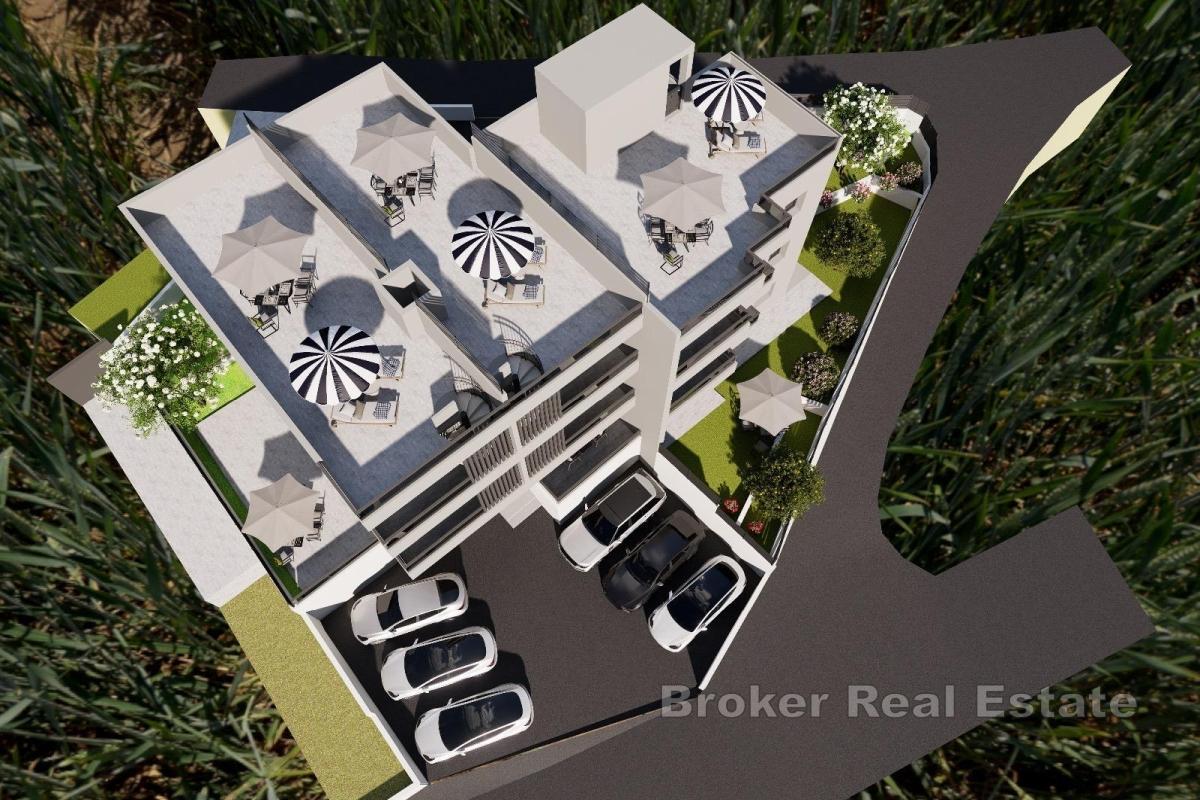 Penthouse s krovnom terasom i pogledom na more