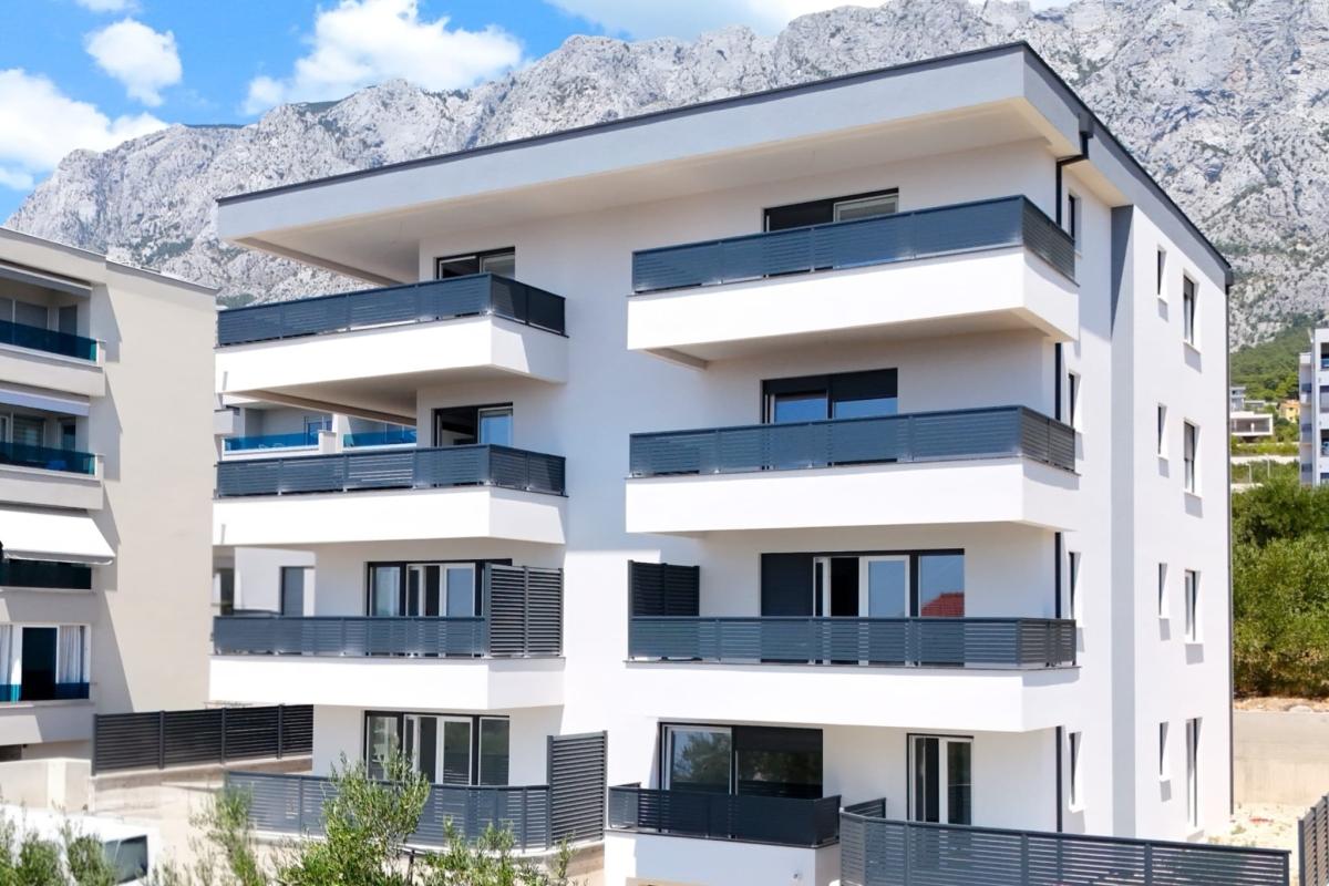 Two bedroom apartment in a newly built property with a garden