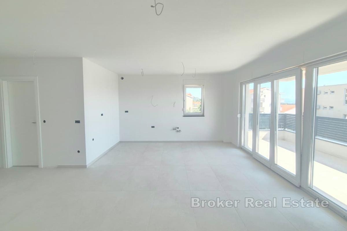 Apartament z widokiem na morze w nowym budynku