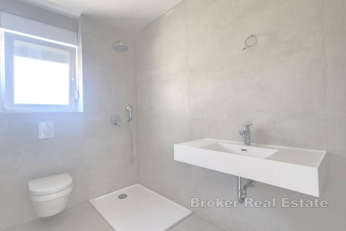 Apartament z widokiem na morze w nowym budynku