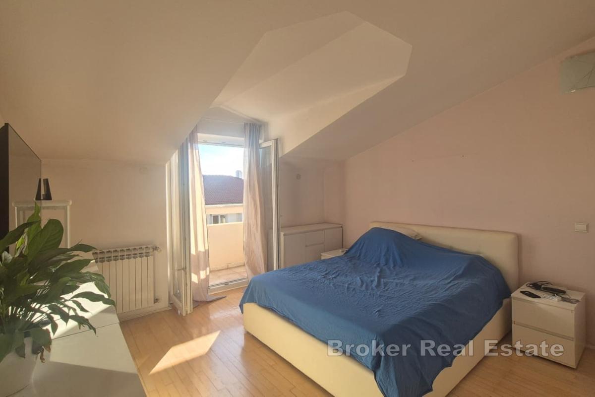 Appartement duplex avec trois chambres