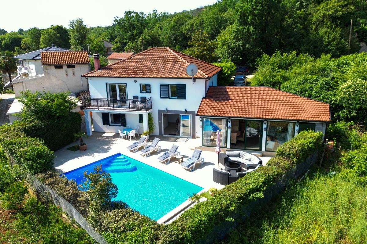 001-2047-96-Makarska-House-with-pool-and-four-bedrooms-for-sale