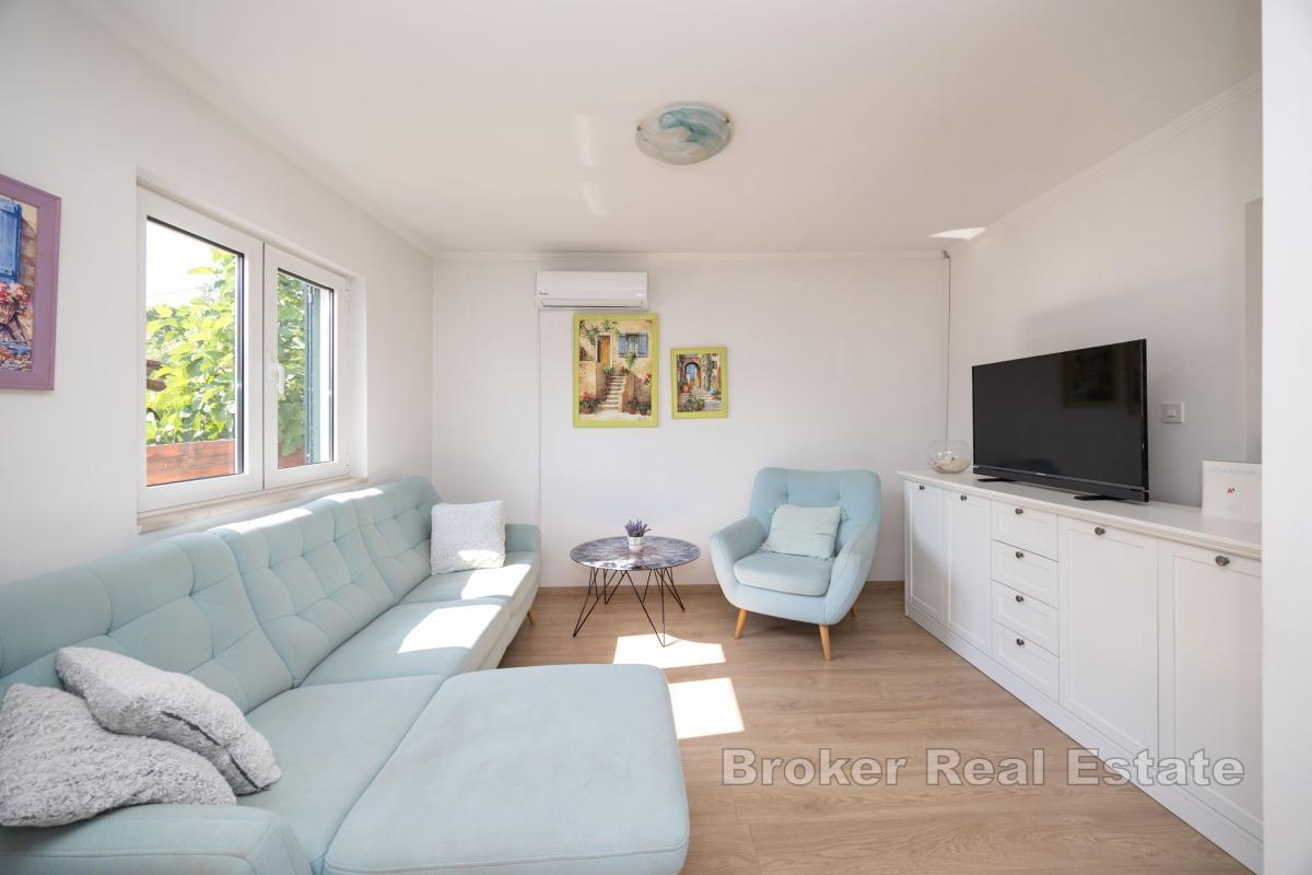 Dům se čtyřmi ložnicemi a bazénem