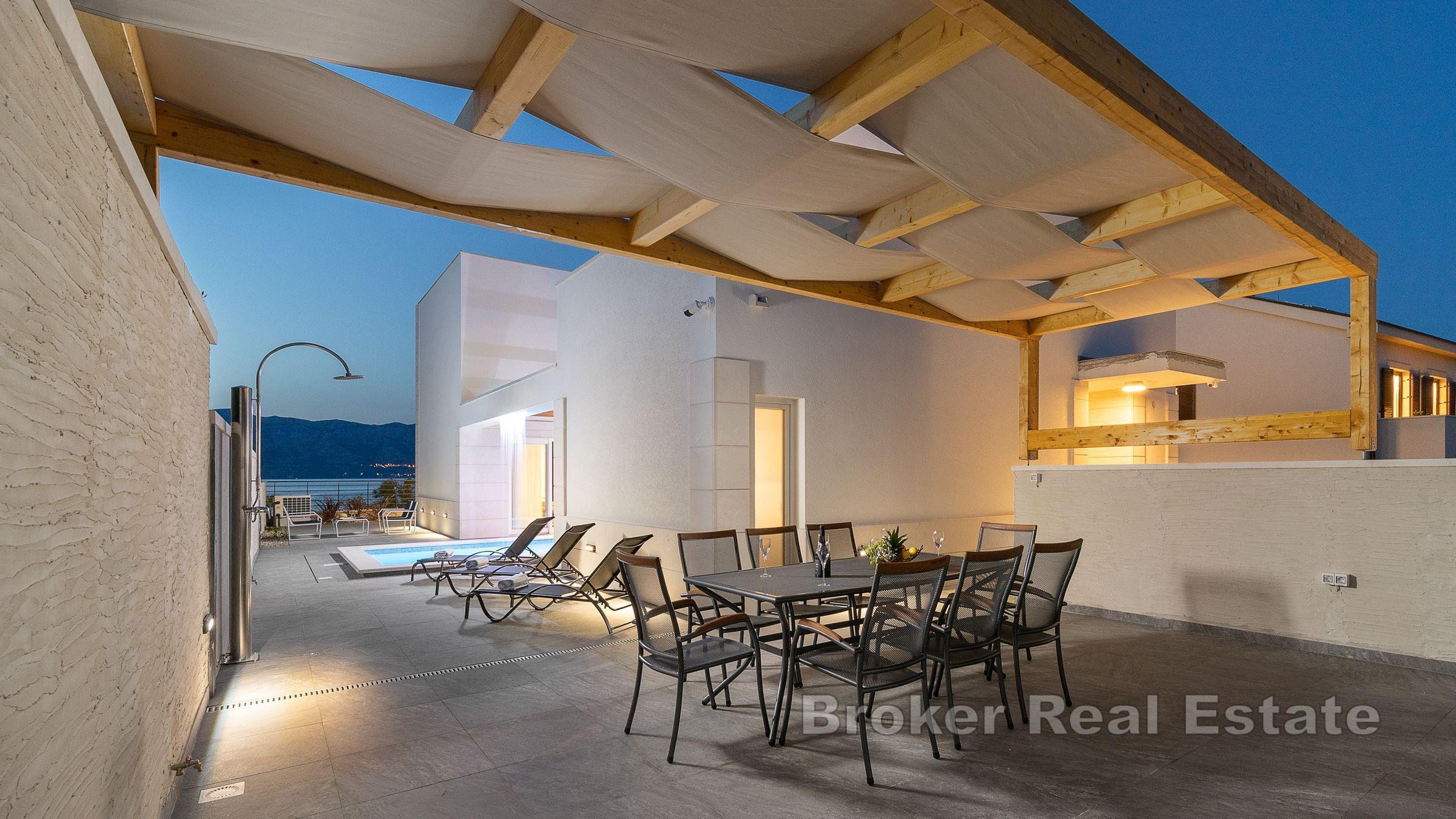 Luksusowa, odosobniona willa w pierwszym rzędzie od morza