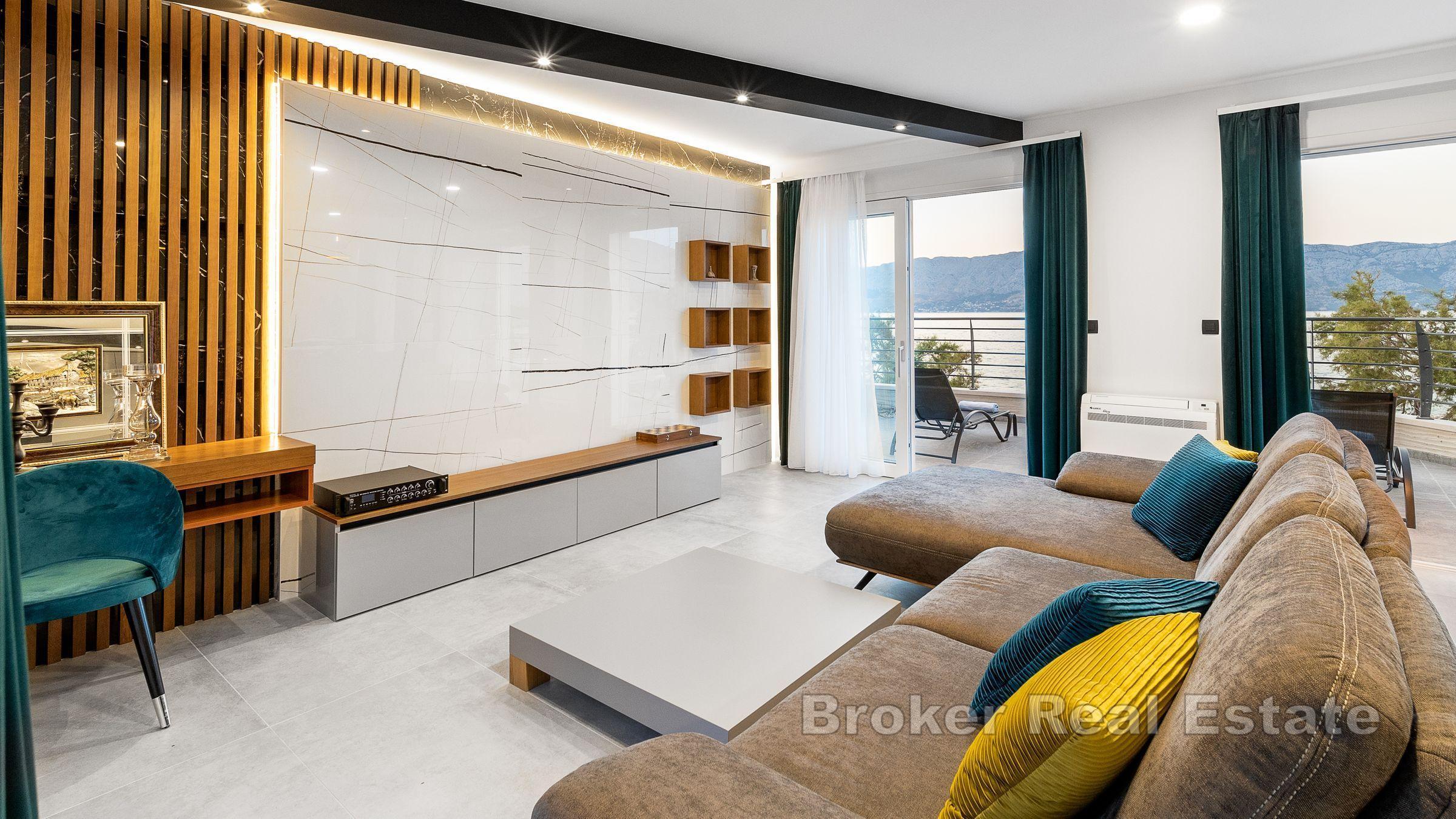 Luksusowa, odosobniona willa w pierwszym rzędzie od morza