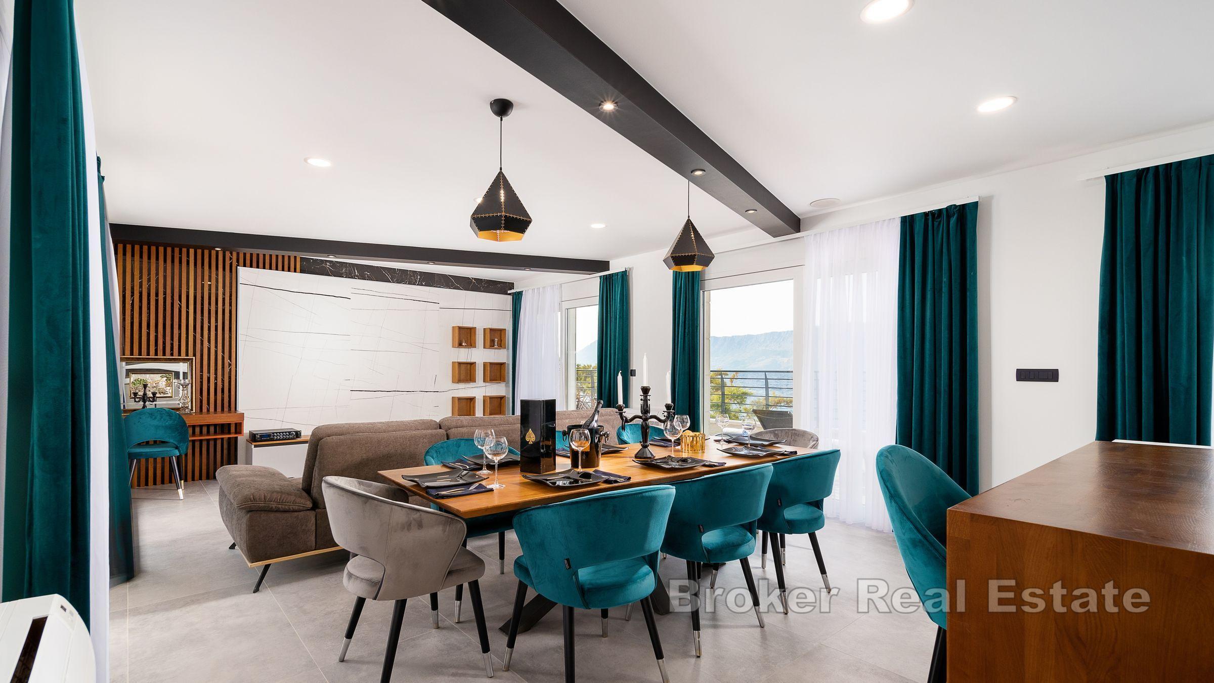 Luxuriöse abgeschiedene Villa in erster Reihe zum Meer