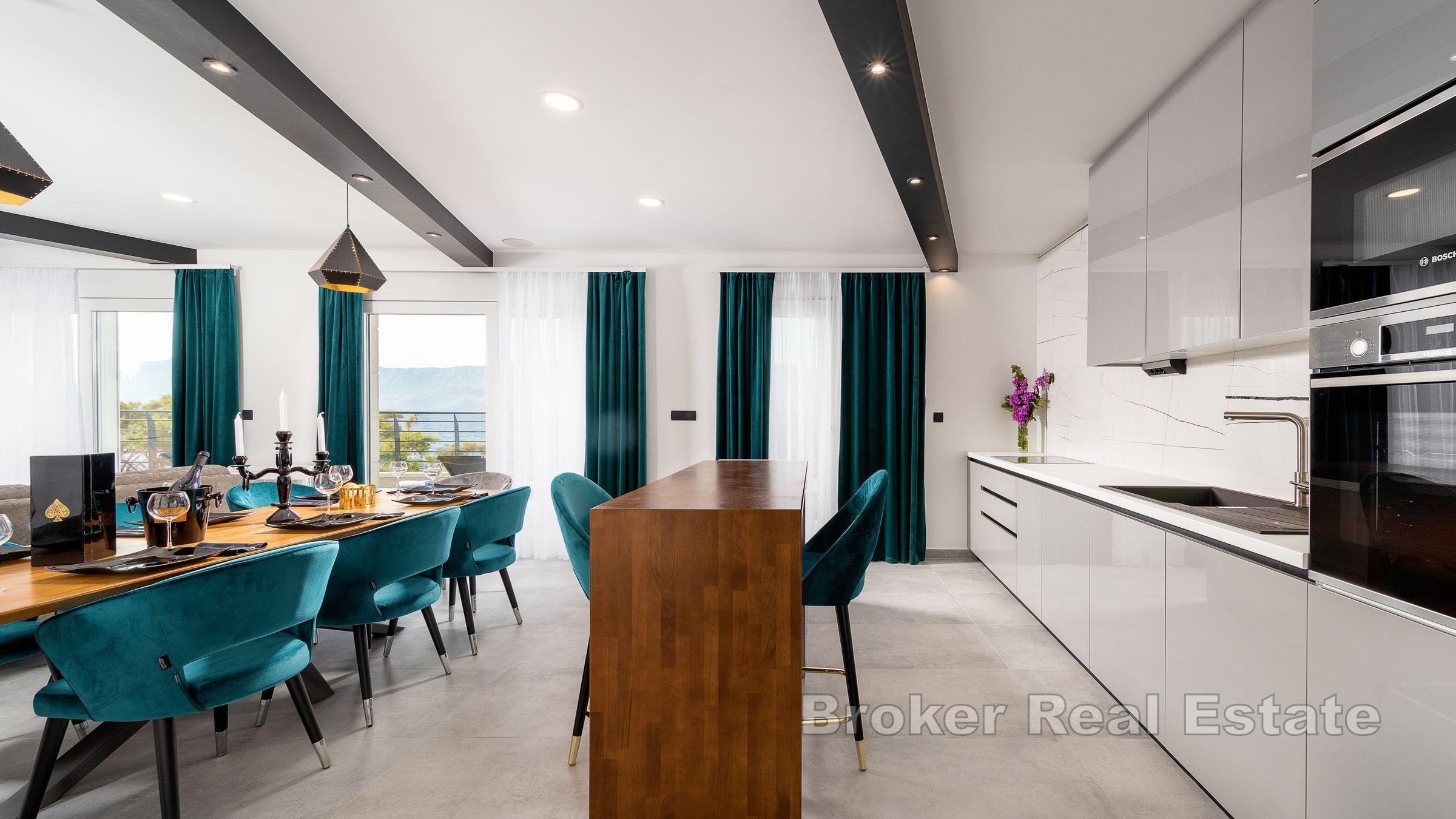 Luxuriöse abgeschiedene Villa in erster Reihe zum Meer